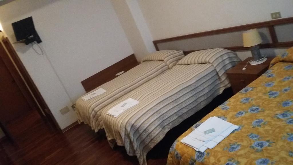 Hotel Cristallo Assergi Buitenkant foto