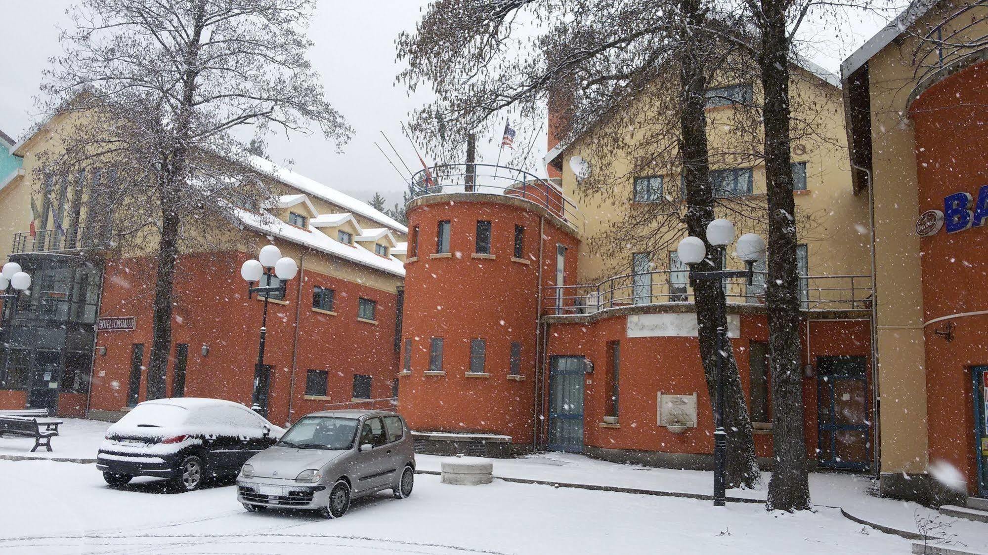 Hotel Cristallo Assergi Buitenkant foto